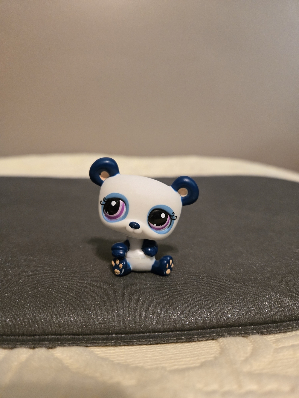 Littlest Pet Shop Tricks 'N Talents Show Playset With Pets - Picture 10 of 12
